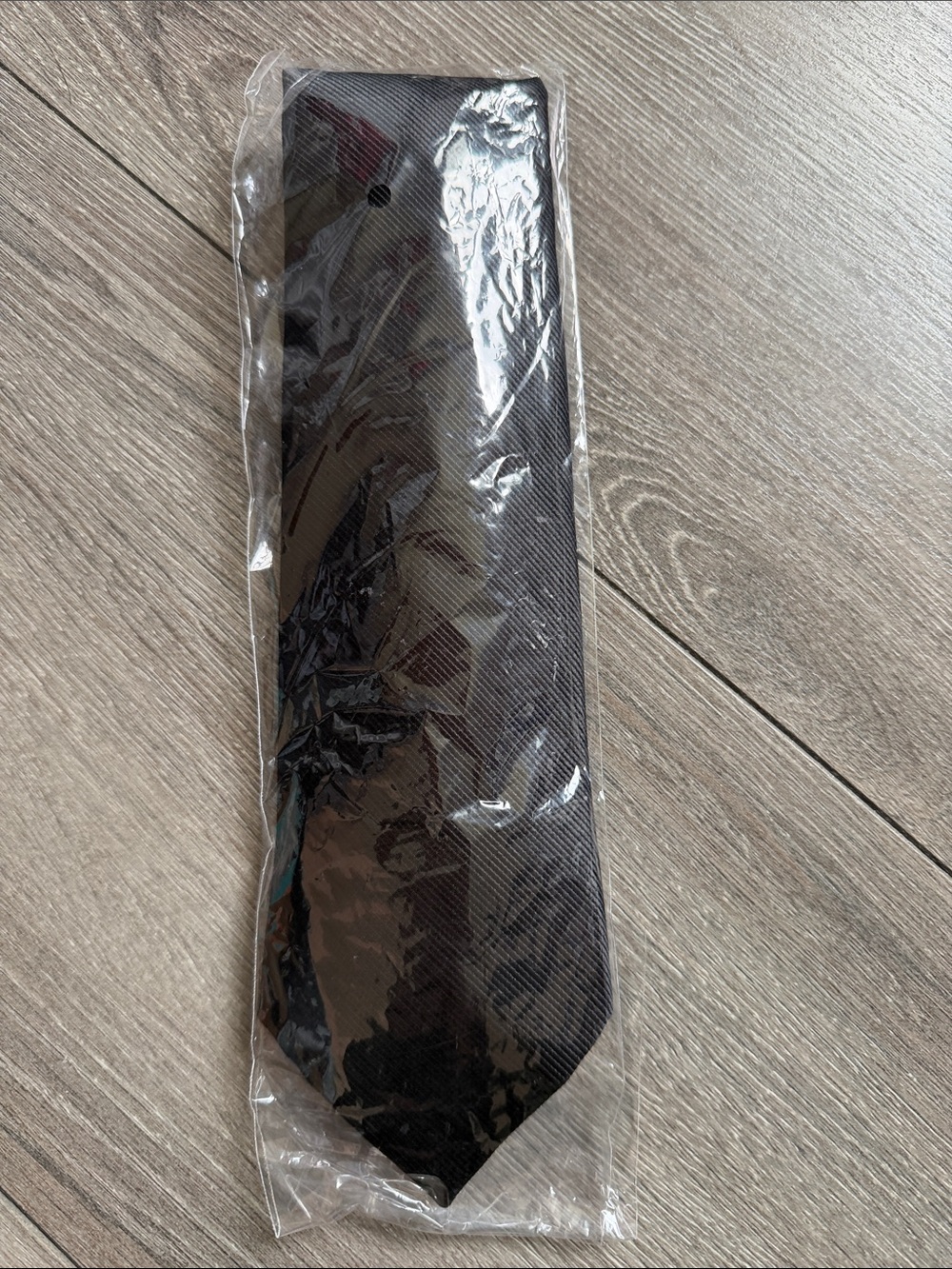 Men’s Solid Black Necktie – Sleek Formal Accent